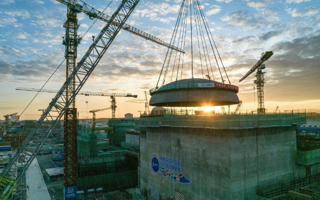 核能充电宝“加冕”！“玲龙一号”钢制安全壳全部吊装就位