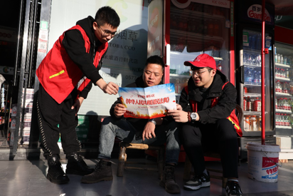 浙江苍南：深入开展八五普法入户行动