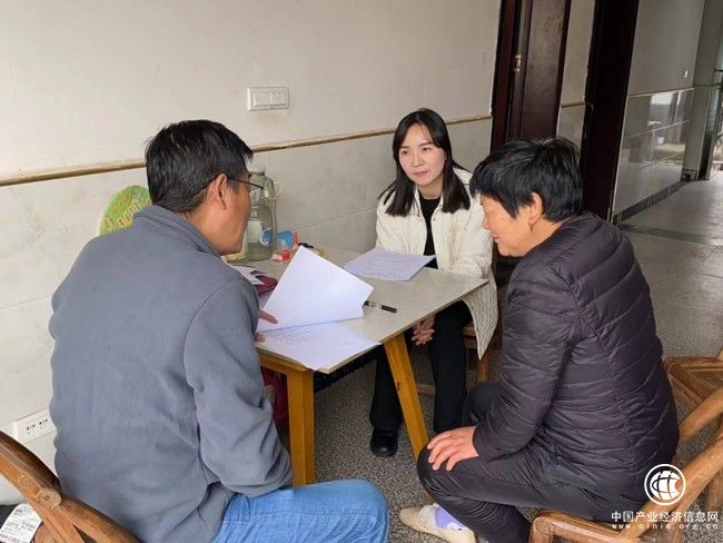 远安烟草主要负责人到九里岗村走访调研