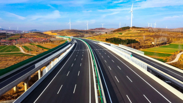 北通渤海 南达黄海——山东半岛陆海大通道明董高速通车