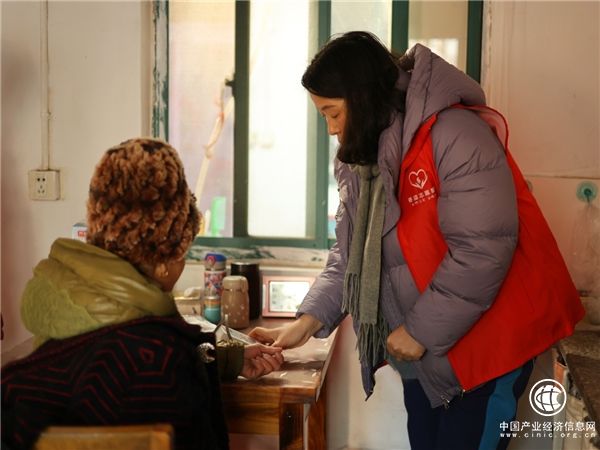 穿过寒冬温暖你