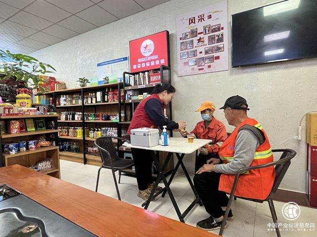 义乌市烟草专卖局：“溢”心服务 温暖相伴