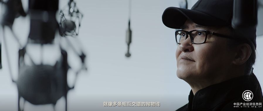 刘欢近况 ：《三大队》主题曲，高科技品牌代言两不误