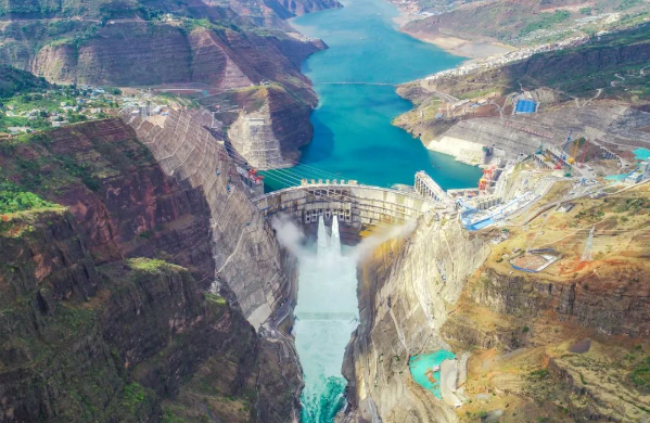 白鹤滩大坝工程全面进入运行期