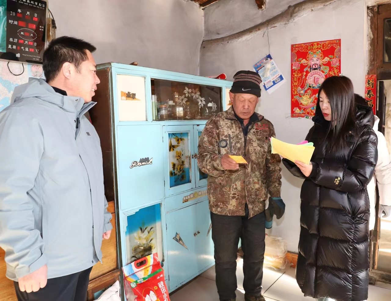 万家心——辽宁阜新市局（公司）机关第二党支部开展“万民党员进万家”活动