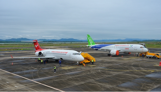 中国商飞ARJ21和C919飞机开启东南亚演示飞行