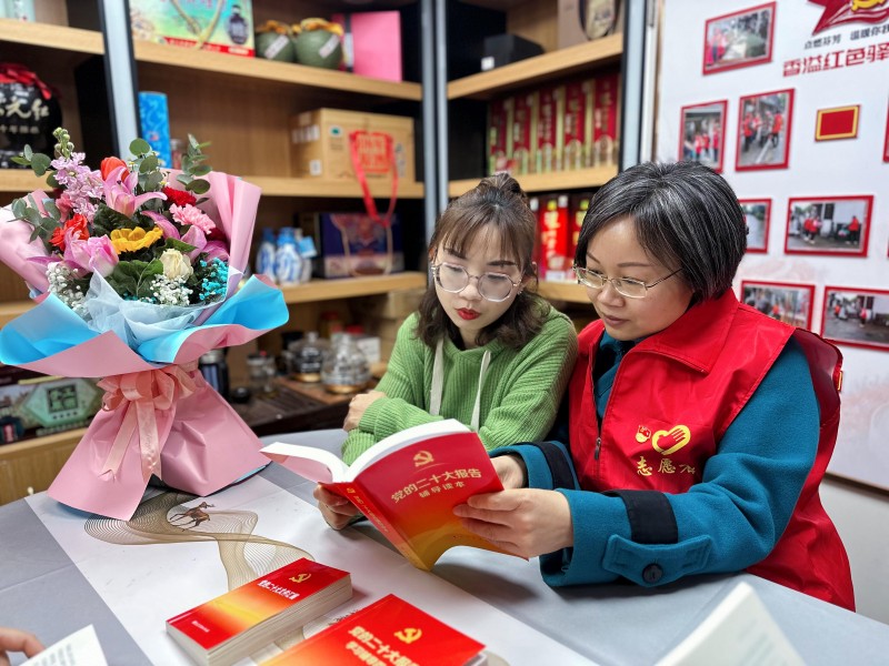 浙江绍兴：学雷锋，是今天，也是每一天