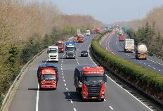 交通运输部：一季度全国公路货运量同比增长5.1%