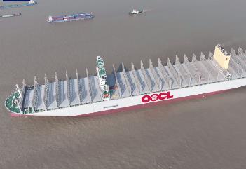 又一艘！世界级“海上巨无霸”从江苏南通出江试航