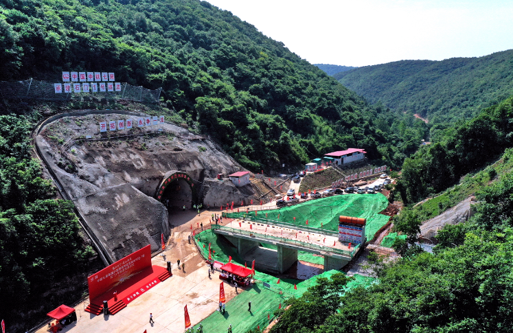 沪渝蓉高铁武宜段隧道全部贯通