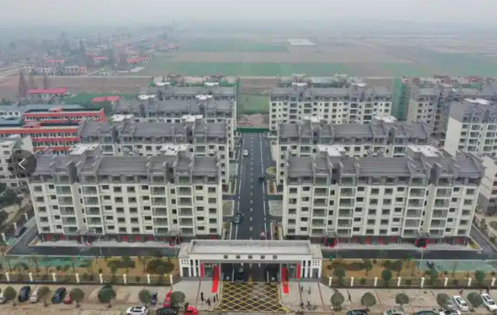 湖南华容团洲垸首批居民迁建安置房交付