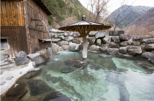 辽宁：小泉水大生意 热资源成就“暖”经济