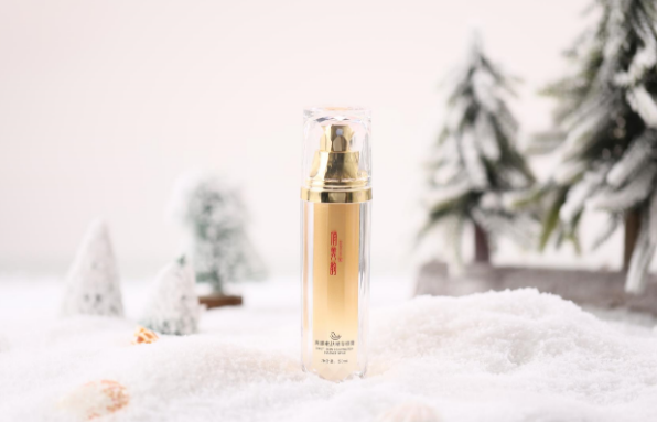 俏美韵，宛如时光的温柔魔法师，唤醒沉睡的青春活力