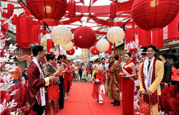 过中国年 览世界景--春节假期出境游火爆收官