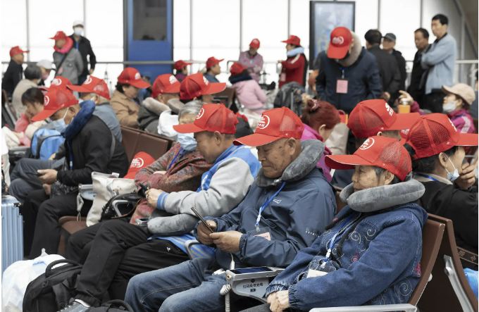 我国将增开银发旅游列车