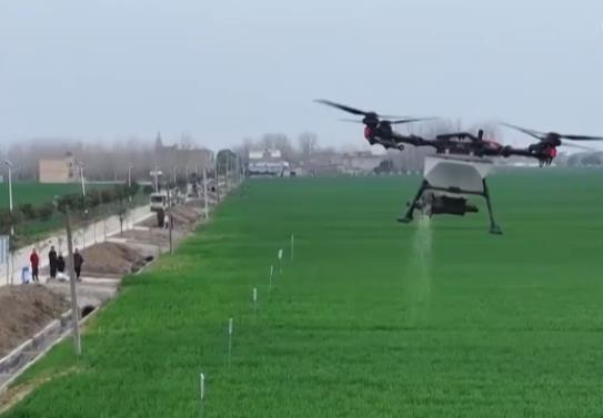 无人机助力高效田管 希望的田野由“汗水农业”向“智慧农业”加速迈进