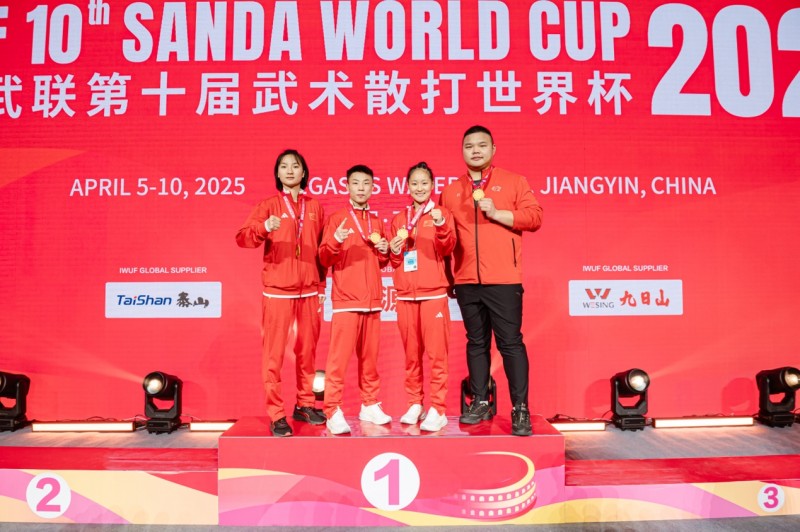 与阿迪达斯双向奔赴，中国武术散打队穿着新款队服亮相第十届武术散打世界杯