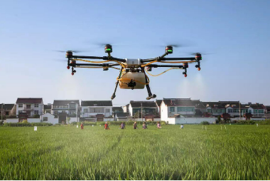 江苏苏州：植保无人机“充电宝”助力智慧春耕