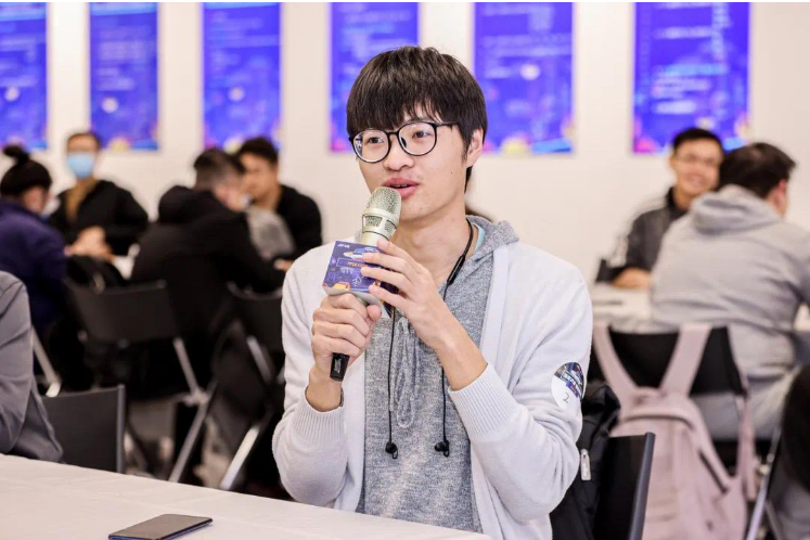 Qwen 3发布，Founder Park围绕开源模型的生态价值采访心言集团高级算法工程师左右