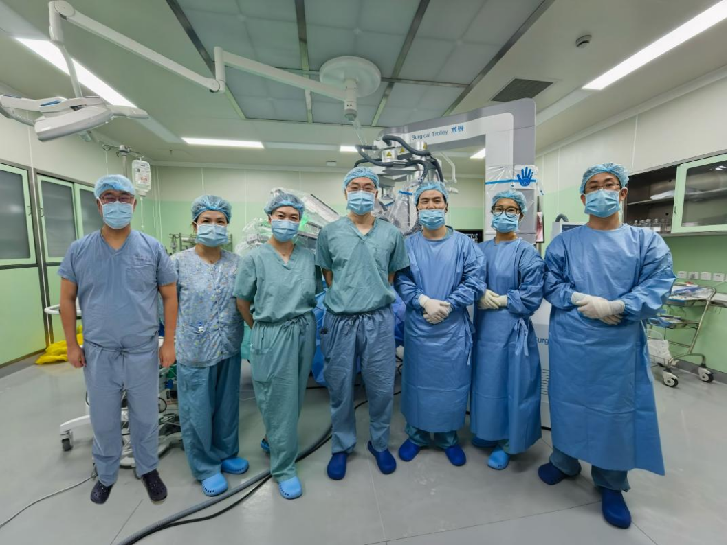 瑞金医院完成蛇形臂单孔机器人甲状腺癌根治术，开启甲状腺手术微创新时代