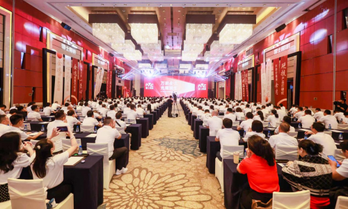 雷士照明发布“金选”系列：一盏灯里的民生答案