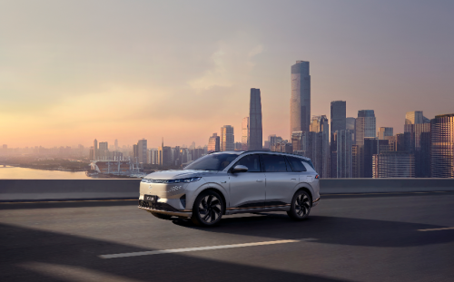 ‌高性价比大尺寸SUV，20万内首选：东风奕派eπ008，实力诠释家用新选择‌