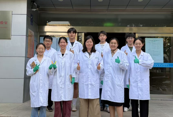 郑州大学量显先锋团队突破量子点技术 推动绿色材料创新