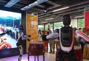 人形机器人应用场景遍地开花 催生消费新业态