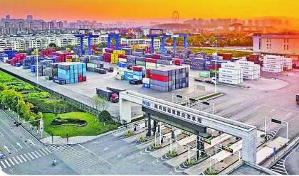 重庆推动共建“一带一路”、长江经济带、西部陆海新通道联动发展