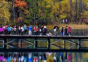 四川中小学秋假：娃带火的旅行季