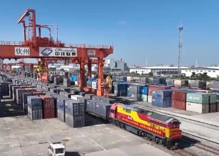 从“连线成片”到“织网结链” 中欧班列激活亚欧物流脉动 更多“中国制造”融入全球产业链