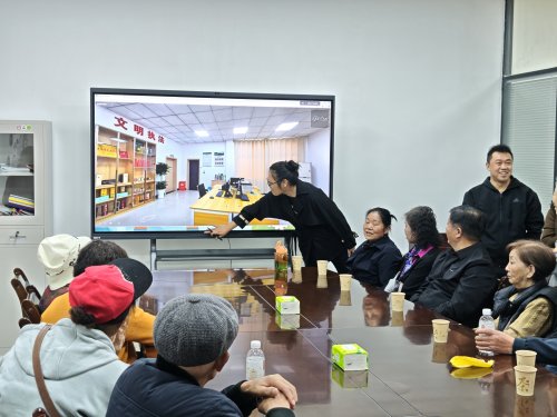 老同志共话健康，感受企业发展新貌