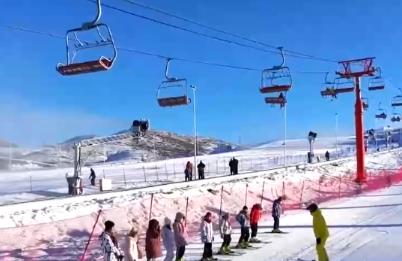 精细化贴心服务上“新” “冰雪经济”火热文旅市场“热气”升腾