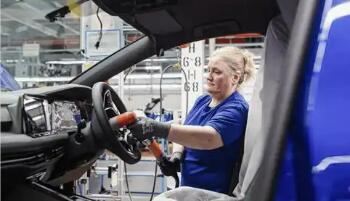 德国汽车业就业人数9月底跌至2011年二季度以来新低