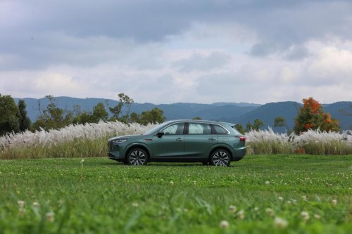 20万左右混动suv推荐！红旗HS6 预售开启，重新定义家庭出行