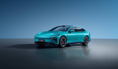 高配置新能源车之选，东风奕派 eπ007+ 15 万内适配年轻首购