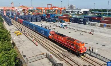 “钢铁驼队”的“西”引力——看中欧班列如何重塑内陆开放格局