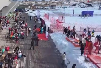 “冰雪经济”为冬季消费注入强劲动能 “冰雪+”多样化体验激活新引擎