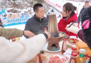 “冰雪+民俗+美食”流量带动文旅“留量” 冰雪经济点燃各地消费“热”活力