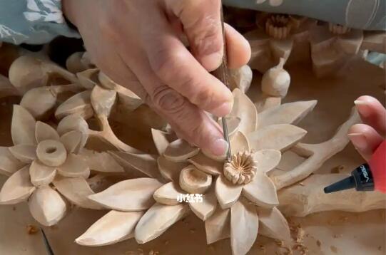 浙江东阳：匠心传承　激活木雕家居产业发展新动能