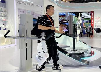 外骨骼机器人“出圈” 行业痛点待解