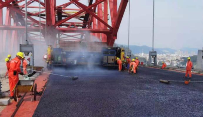 从“进口依赖”到“中国制造”--“昆仑”沥青以卓越品质服务国家发展纪实