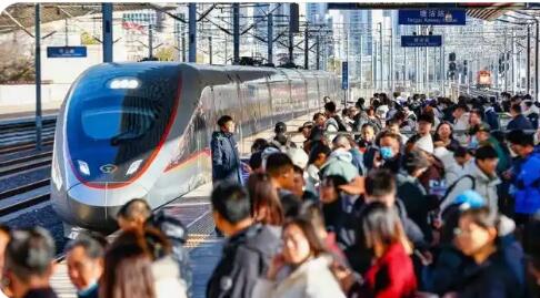 前11月全国铁路发送旅客42.8亿人次 创历史同期新高