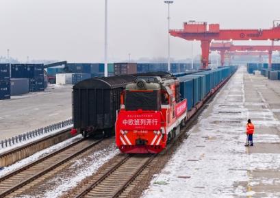 黑龙江省开行首趟国产汽车配件中欧班列