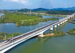 广东铁路建设史上的又一里程碑