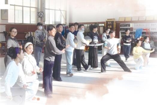 为戏曲传承开辟“年轻态传播路径” 古老秦腔 创新“出圈”