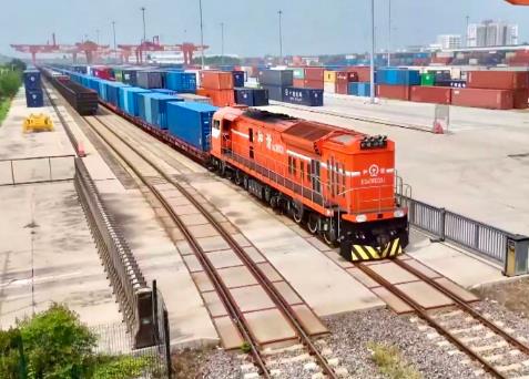 2025年上合示范区中欧班列开行量和货运量再创新高