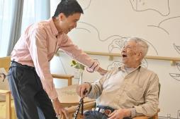 优化养老服务发展环境 民政部等八部门出台多项措施