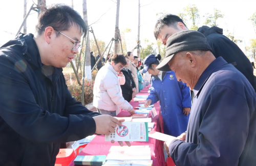黄州烟草：“宪法宣传周”普法惠民筑根基