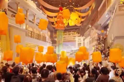 “智造+文化+服务”圈粉海外游客 中国消费市场成购物热土